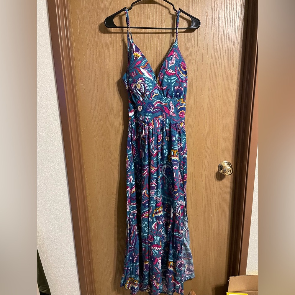 JESSICA SIMPSON SLEEVELESS MAXI DRESS WITH TIE BACK